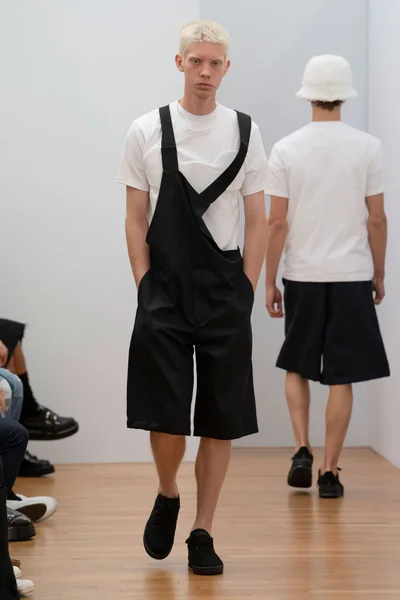 Look 14